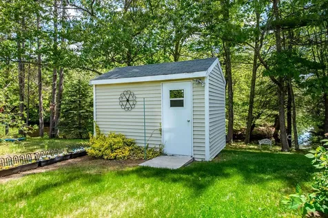 29 Cherokee Way Rochester NH 03867