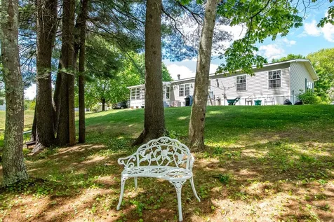 29 Cherokee Way Rochester NH 03867