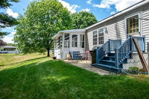 29 Cherokee Way Rochester NH 03867