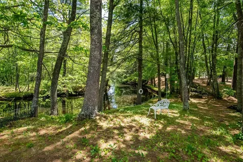 29 Cherokee Way Rochester NH 03867