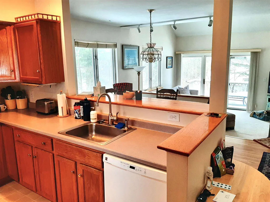 2 Sandcherry Way Hartford VT 05088