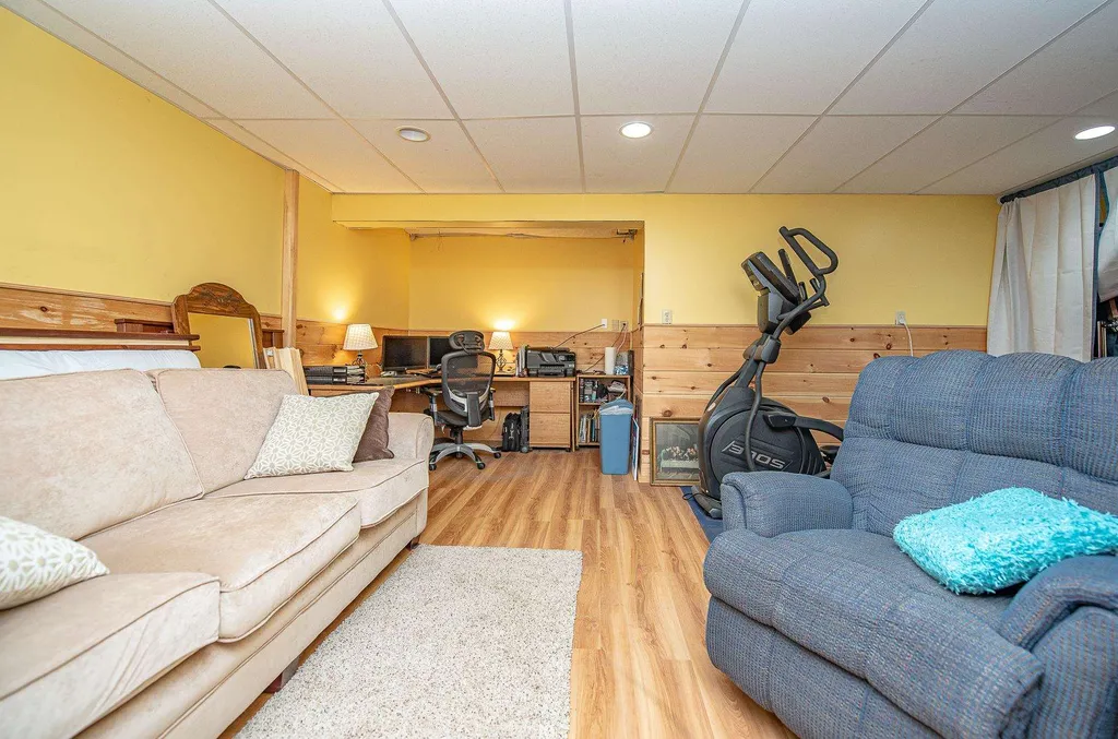 16 Clement Road New Hampton NH 03256