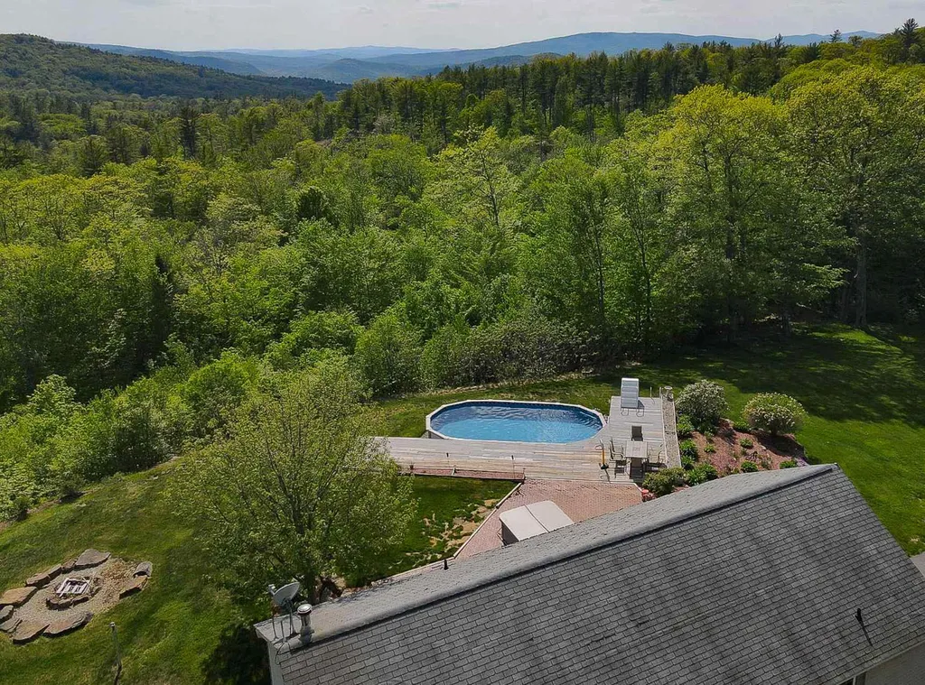 16 Clement Road New Hampton NH 03256