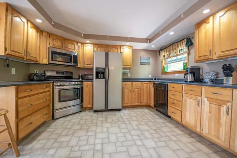 16 Clement Road New Hampton NH 03256