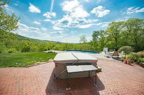 16 Clement Road New Hampton NH 03256