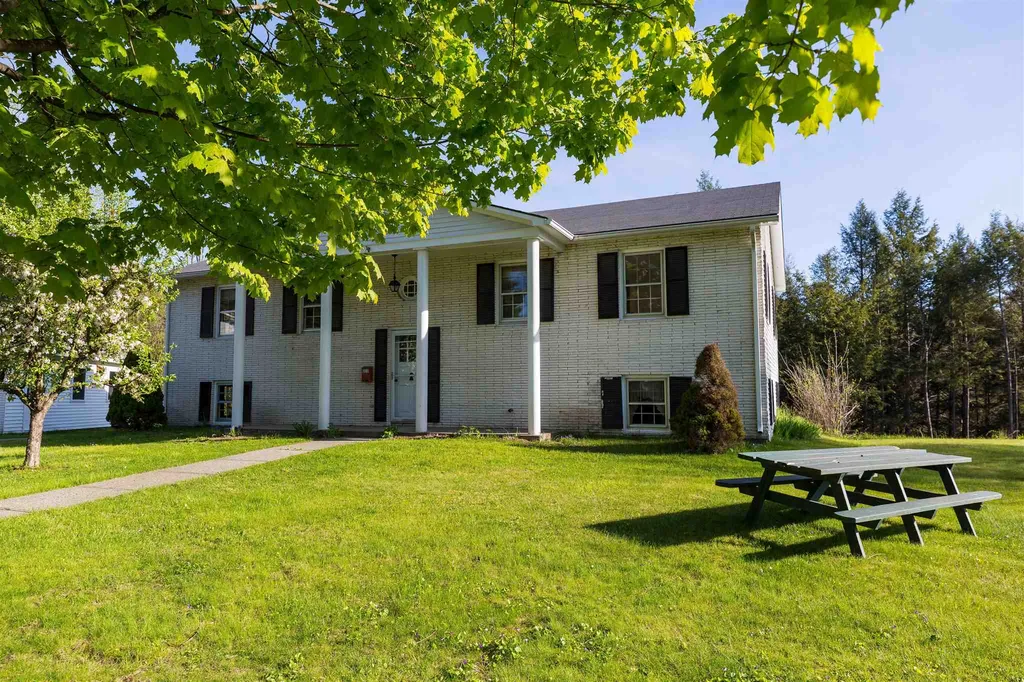 371 Gifford Road Hartford VT 05001
