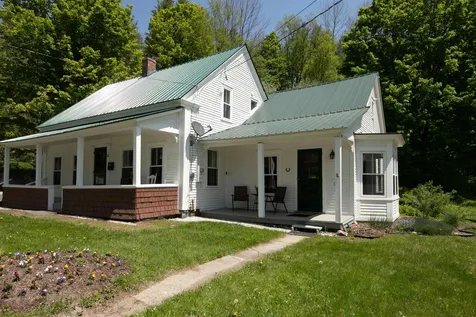 13 Commonwealth Avenue Ludlow VT 05149