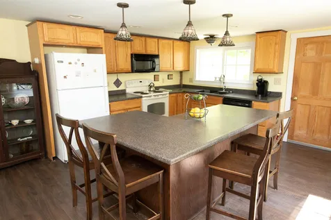 13 Commonwealth Avenue Ludlow VT 05149