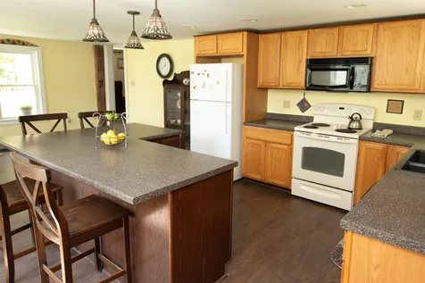 13 Commonwealth Avenue Ludlow VT 05149