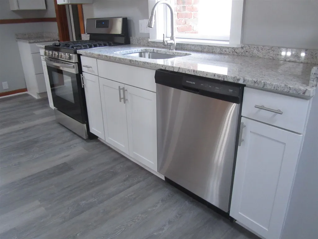 4-6 Paige Avenue Nashua NH 03064-2835