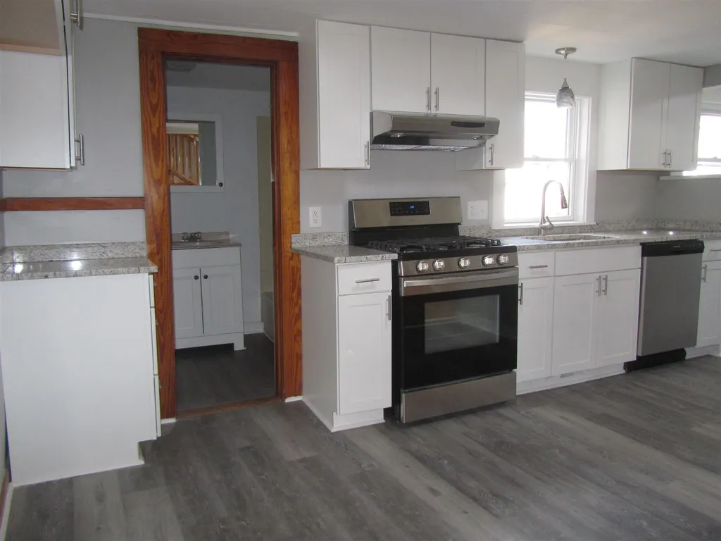 4-6 Paige Avenue Nashua NH 03064-2835