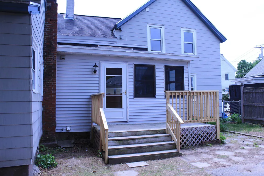 4-6 Paige Avenue Nashua NH 03064-2835