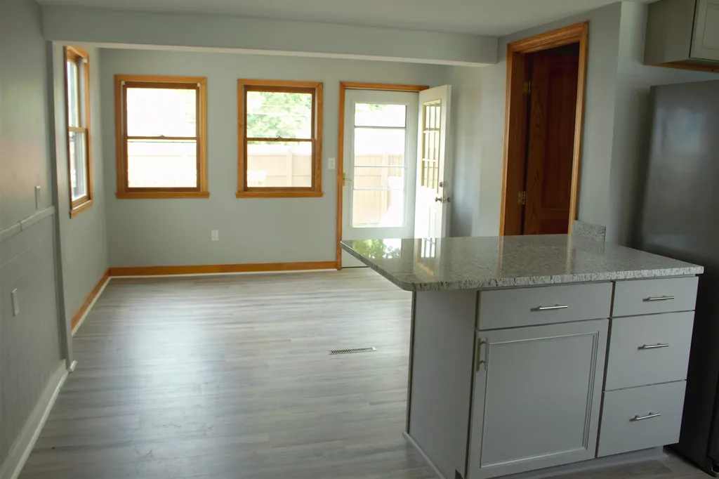 4-6 Paige Avenue Nashua NH 03064-2835