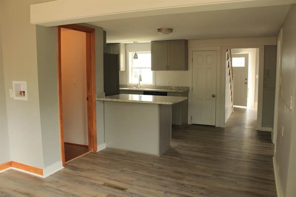 4-6 Paige Avenue Nashua NH 03064-2835