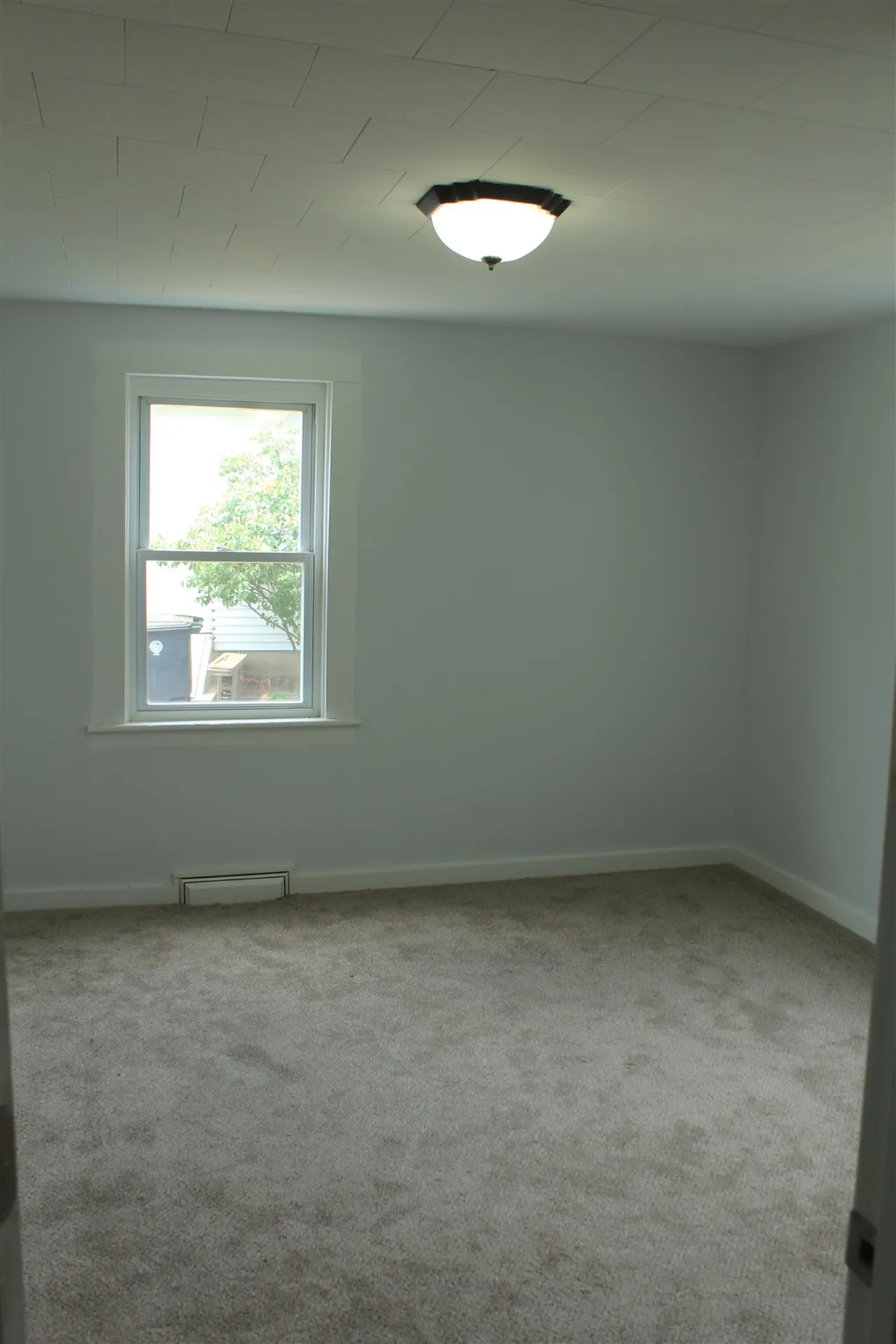 4-6 Paige Avenue Nashua NH 03064-2835