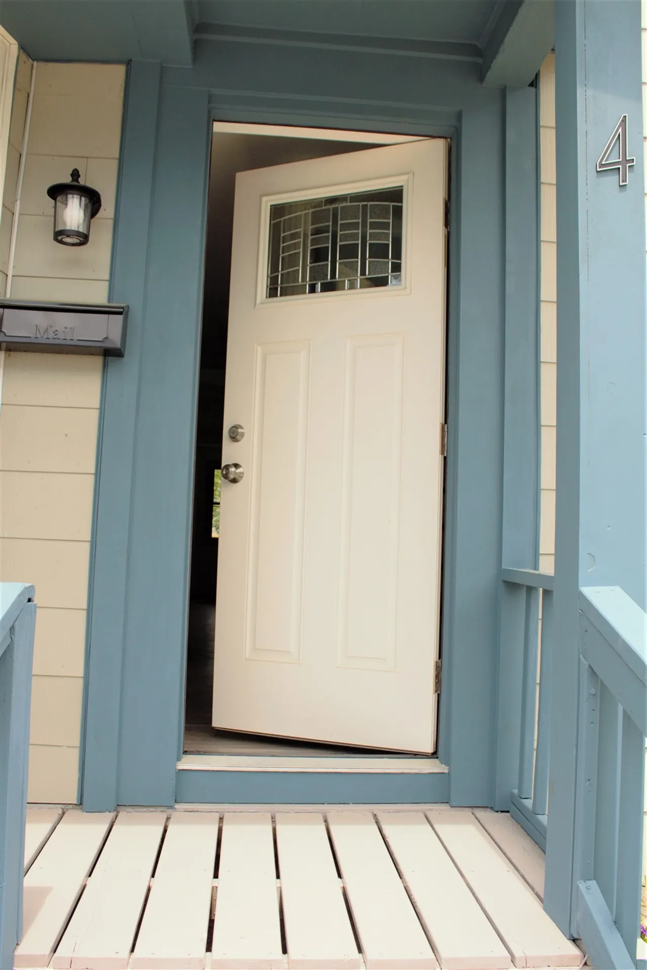 4-6 Paige Avenue Nashua NH 03064-2835