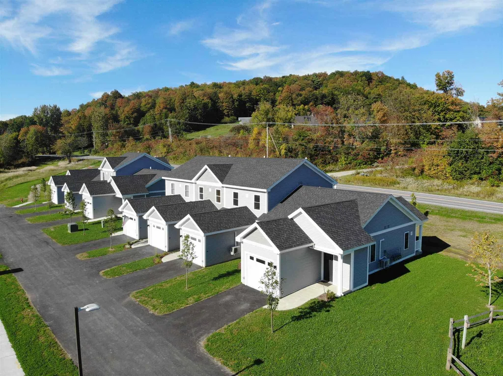 19 Clover Lane Hinesburg VT 05461