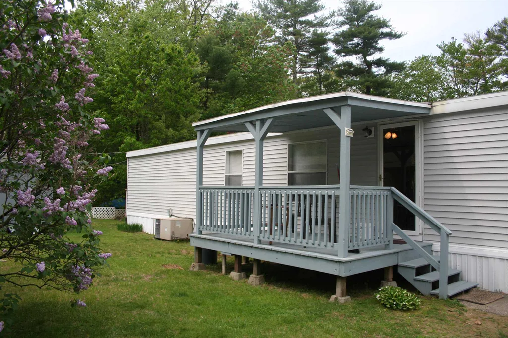 10 Pine Crest Estate Lee NH 03861