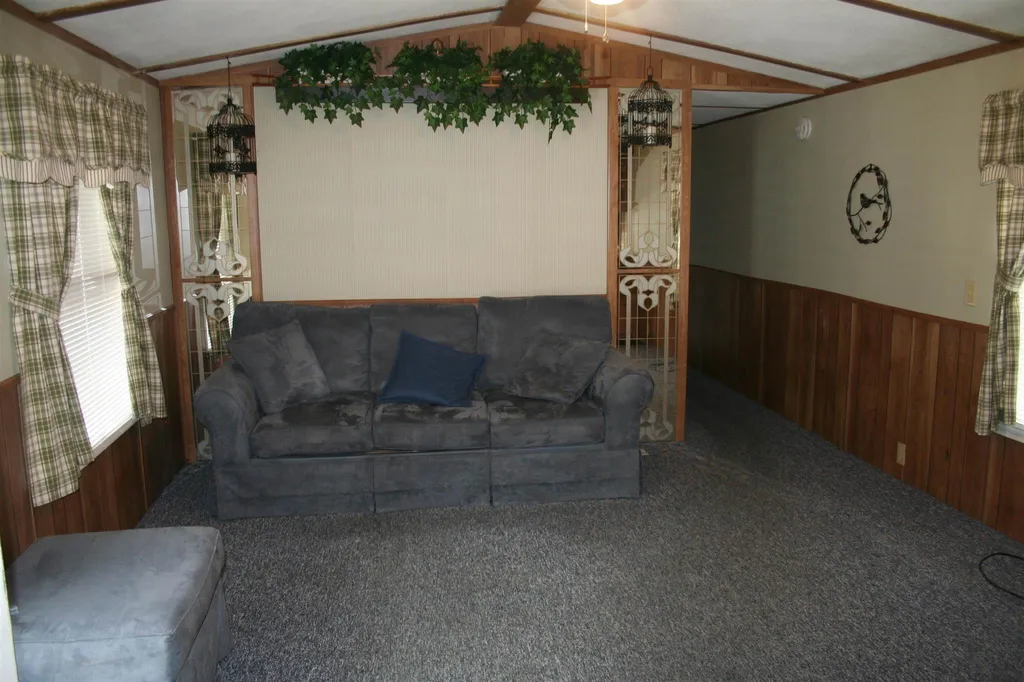 10 Pine Crest Estate Lee NH 03861