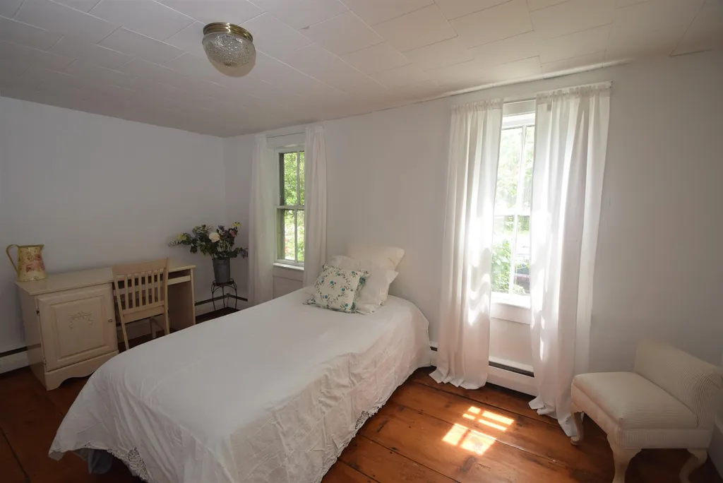 128 E Main Street Hampstead NH 03826