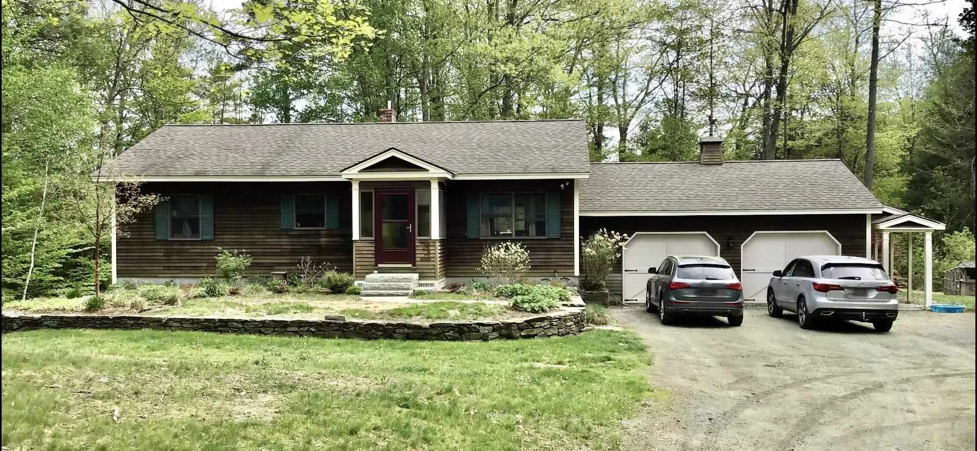 1196 Dothan Road Hartford VT 05001