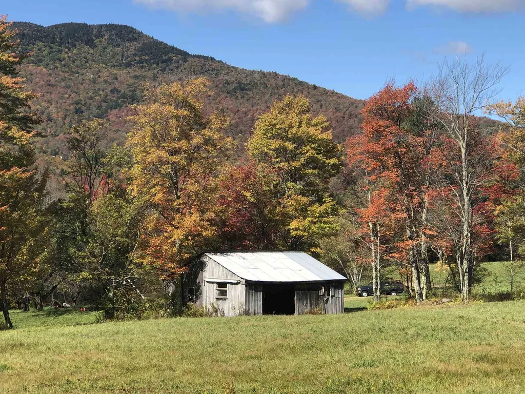 182 Manlin Road Fayston VT 05673