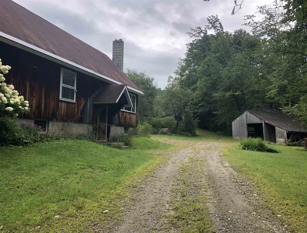 182 Manlin Road Fayston VT 05673