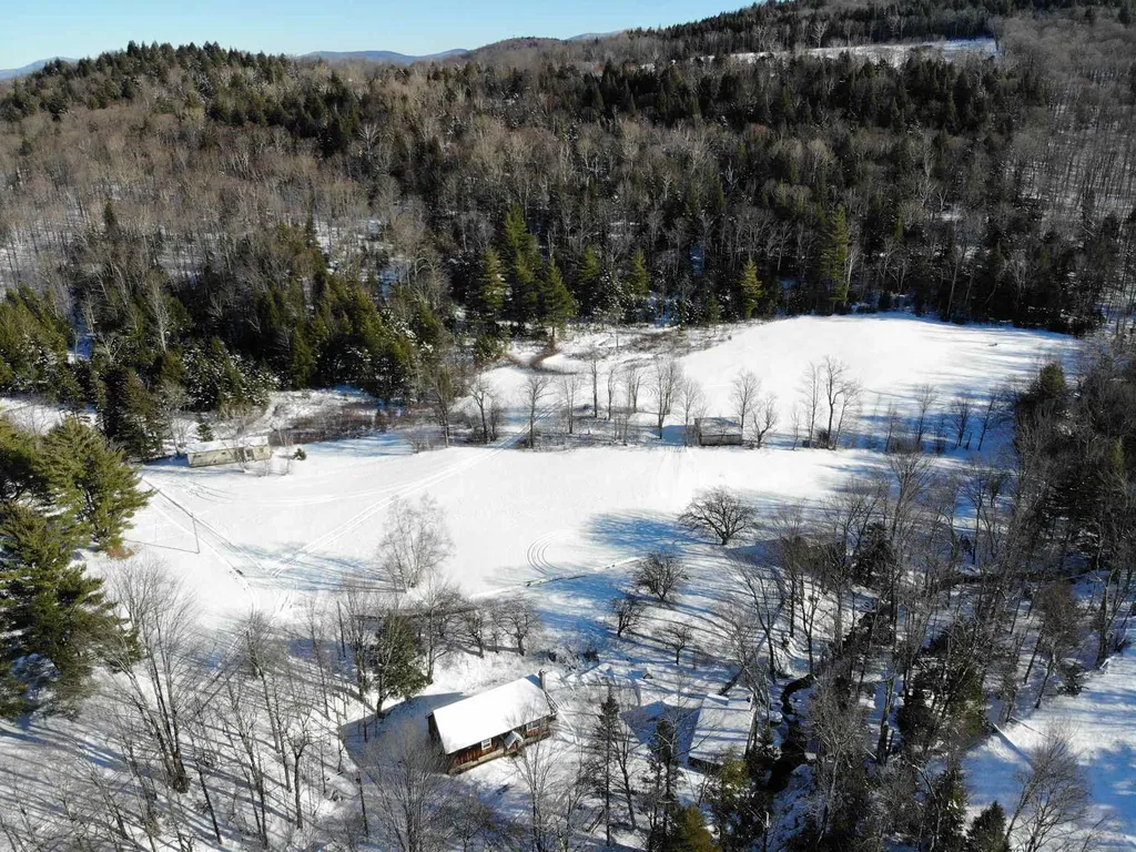 182 Manlin Road Fayston VT 05673