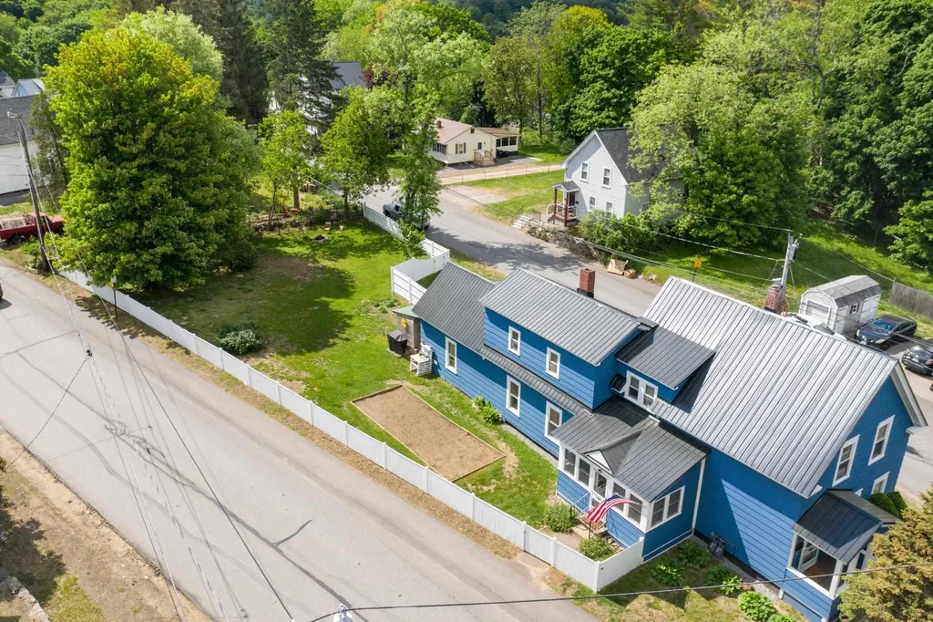 91 Pine Street Laconia NH 03246