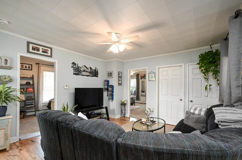91 Pine Street Laconia NH 03246