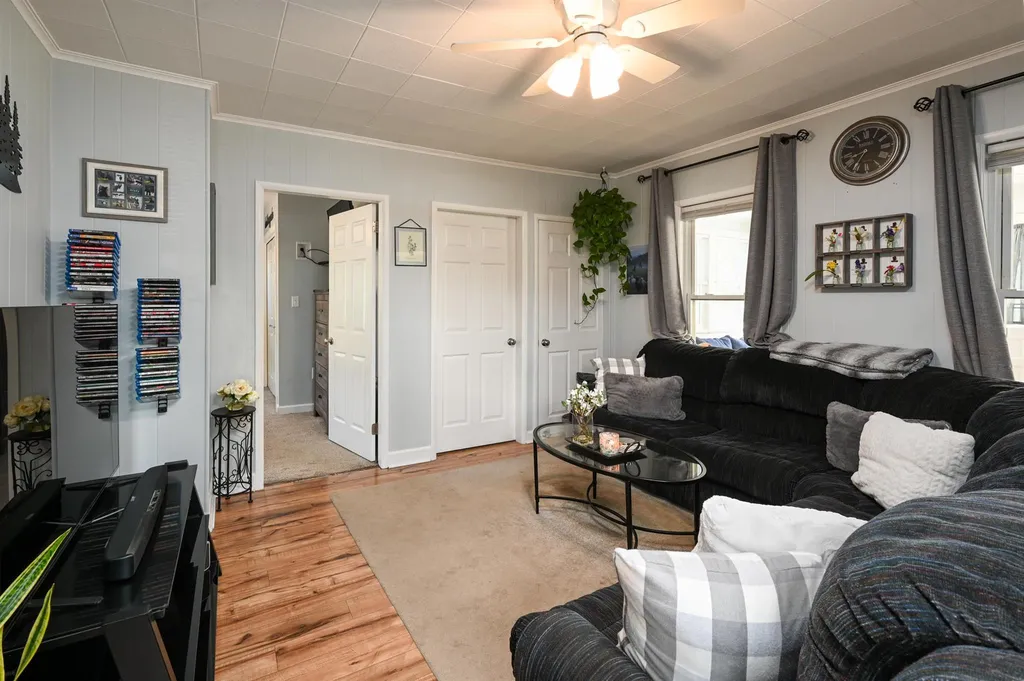 91 Pine Street Laconia NH 03246
