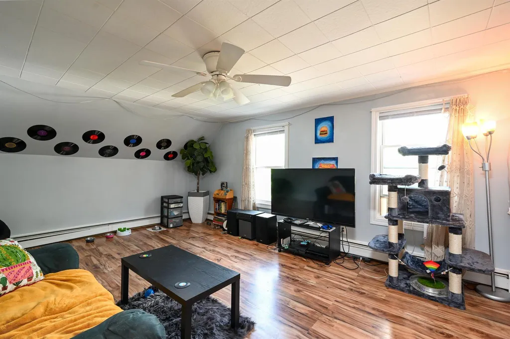 91 Pine Street Laconia NH 03246