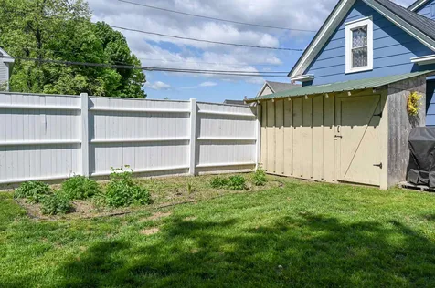 91 Pine Street Laconia NH 03246