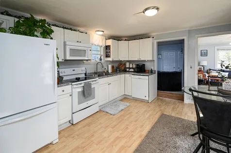 91 Pine Street Laconia NH 03246