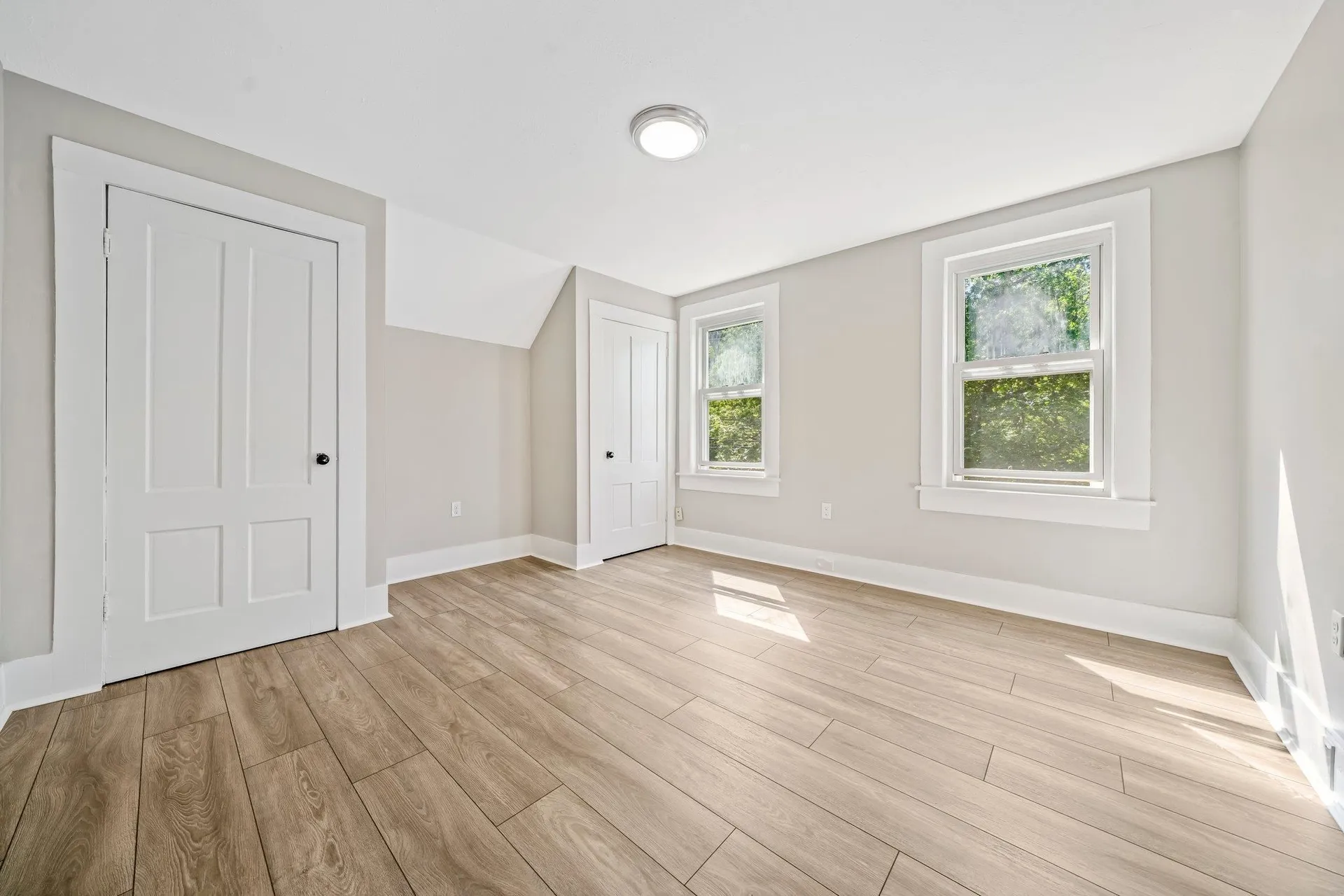 52 Highland Street Hudson NH 03051