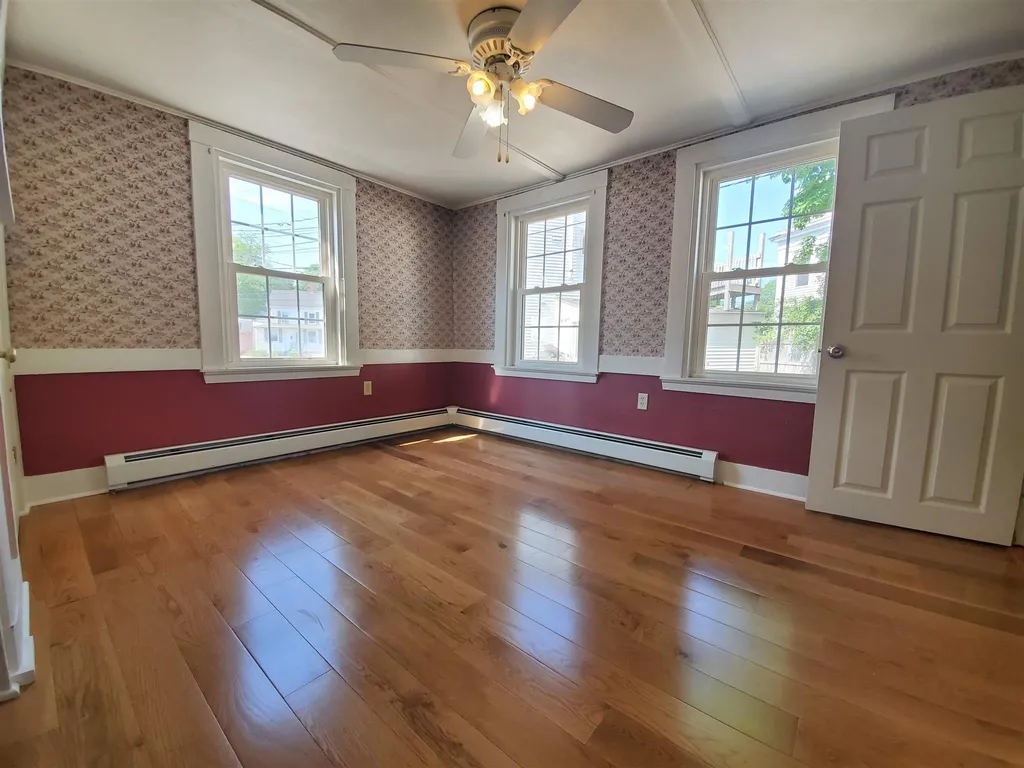 5 Kossuth Street Exeter NH 03833