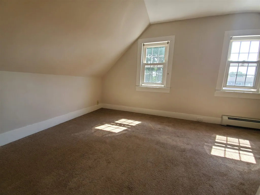 5 Kossuth Street Exeter NH 03833