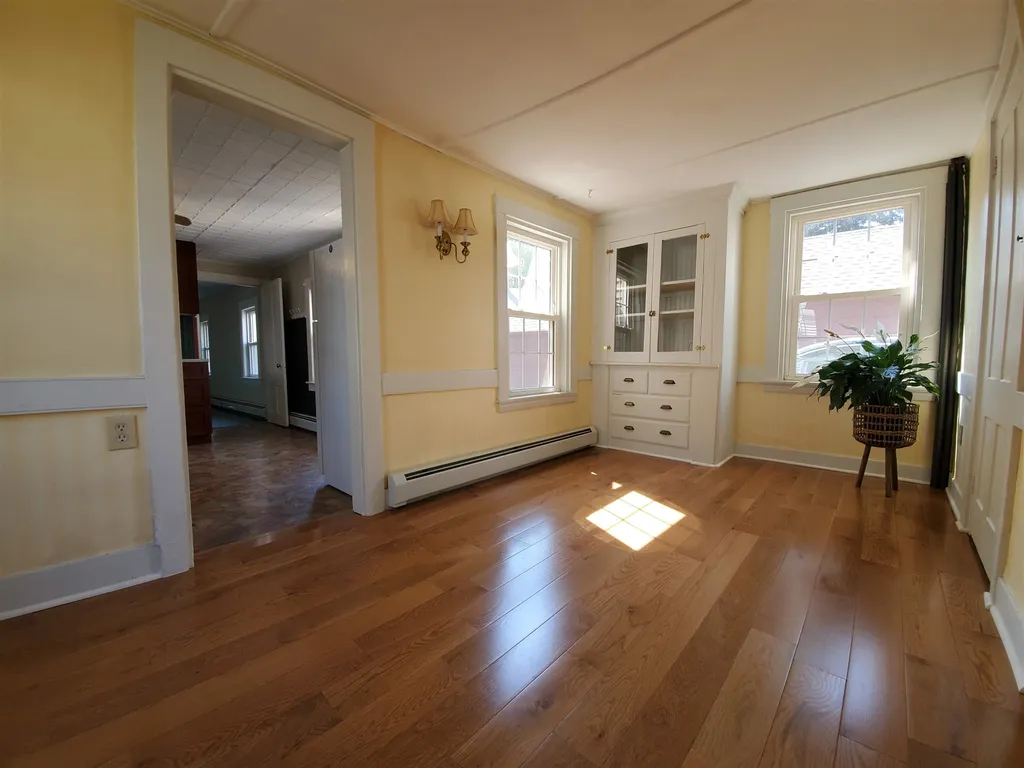 5 Kossuth Street Exeter NH 03833
