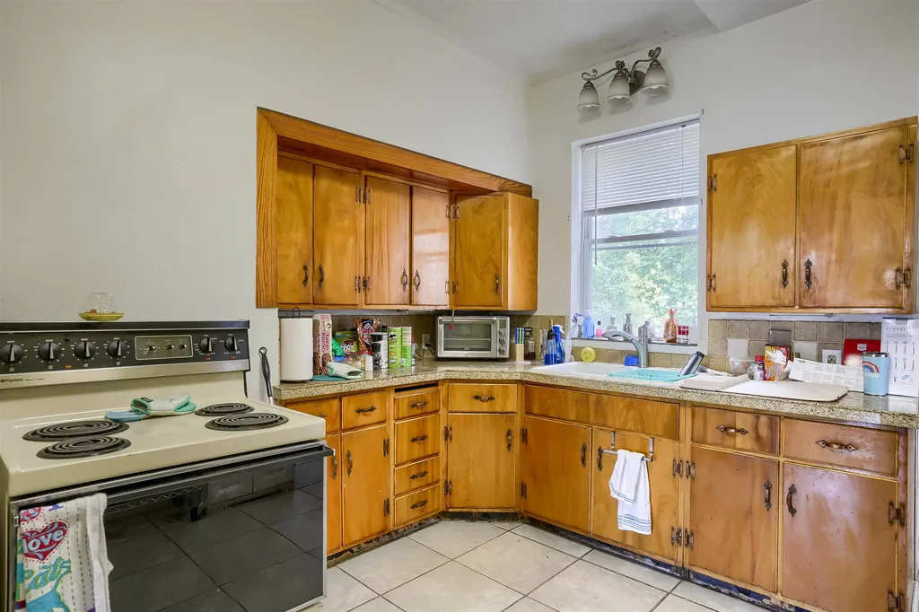 18-20 Hobbs Avenue Nashua NH 03060