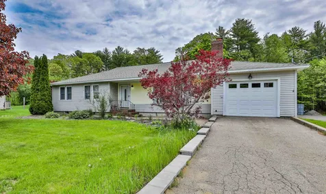 31 Ashbrook Road Exeter NH 03833-4702