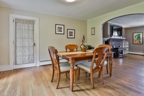 31 Ashbrook Road Exeter NH 03833-4702