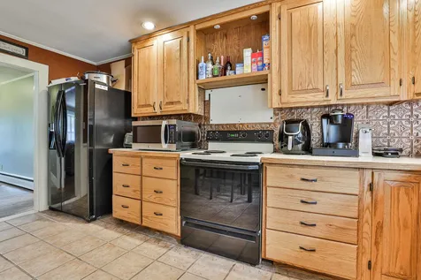 31 Ashbrook Road Exeter NH 03833-4702