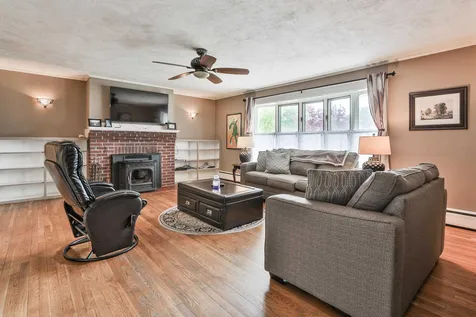 31 Ashbrook Road Exeter NH 03833-4702