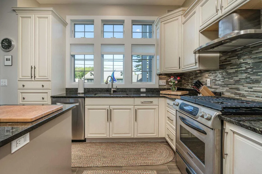 28a Lake Avenue Sunapee NH 03782