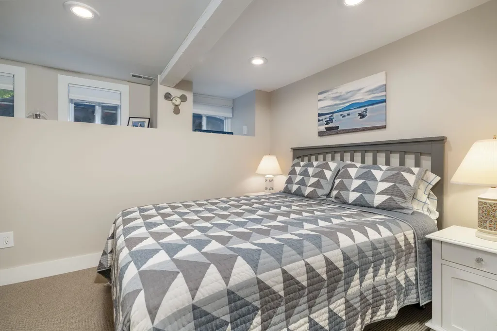 28a Lake Avenue Sunapee NH 03782