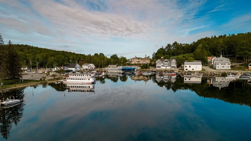 28a Lake Avenue Sunapee NH 03782