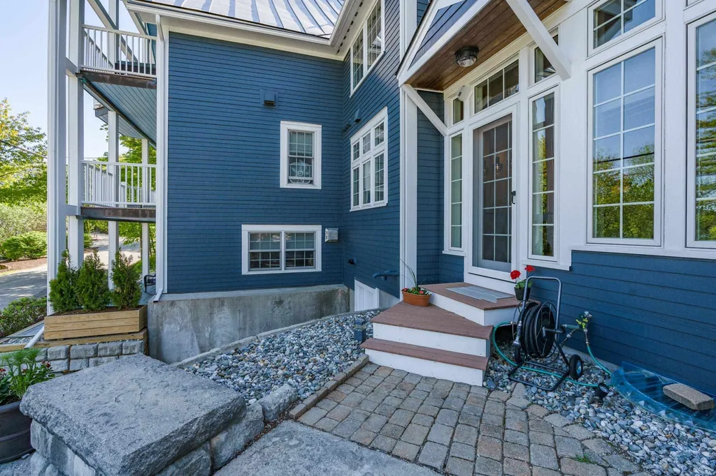 28a Lake Avenue Sunapee NH 03782