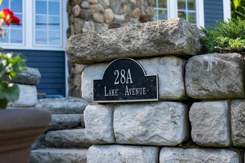 28a Lake Avenue Sunapee NH 03782