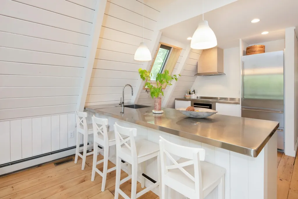 24 Sawmill Shores Road Meredith NH 03253