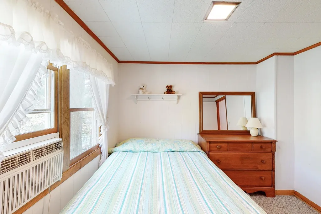 35 Walts Lane Wolfeboro NH 03894